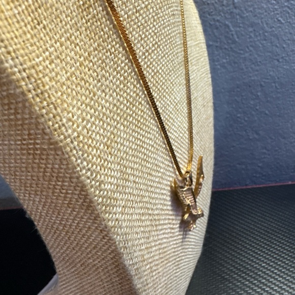 Gold Tone Chain  Flying Eagle Rhinestone Pendant Necklace Statement Bird - Picture 3 of 4